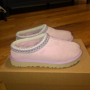 Tasman slippers NEW WITH BOX! Lavender/pink color